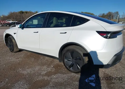 2026 Tesla Model Y Premium Rear-Wheel Drive/Standard Rear-Wheel Drive from USA, damaged, VIN 7SAYGDED6TA491861